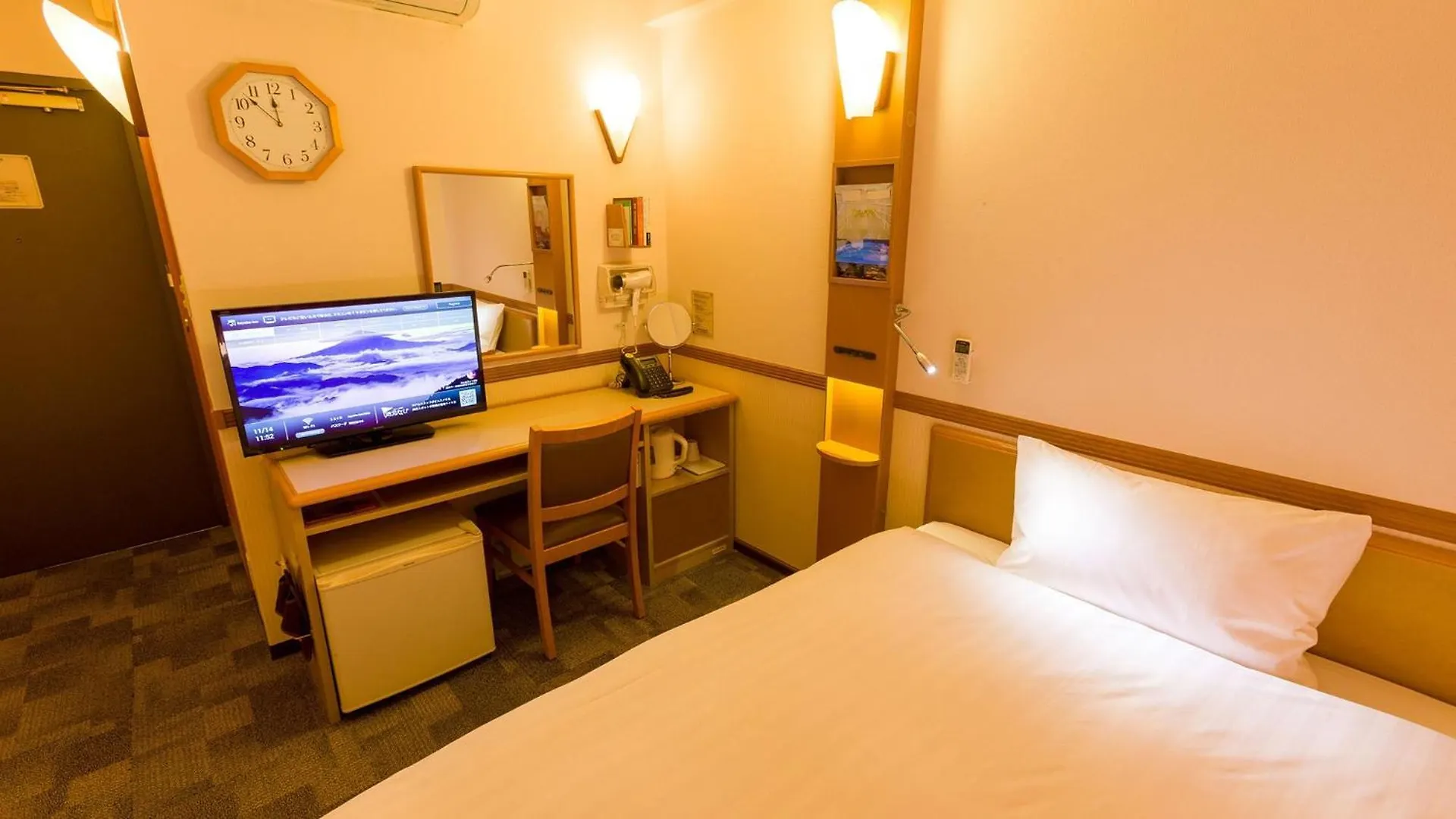 Toyoko Inn Shin-Osaka Chuo-Guchi Shinkan 3*, Osaka Japan